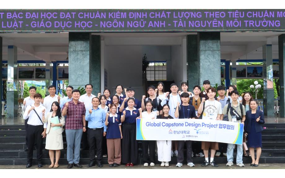 Chương trình giao lưu nghiên cứu về hệ thống vệ tinh nhân tạo giữa sinh viên trường Đại học Hannam và trường Đại học Thủ Dầu Một